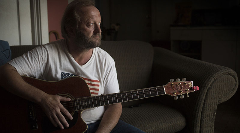 Tom Zakaras started performing at age 11. After he suffered a stroke in 2005, he had to relearn how to use the left side of his body. With the help of medical cannabis, he said he is starting to see a future once more. (Photo by Kathryn Boyd-Batstone/News21)